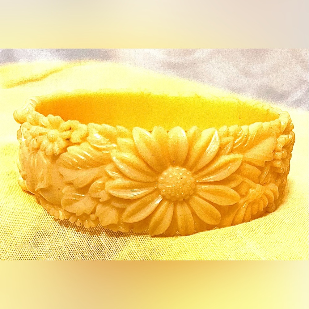 Vintage Celluloid Yellow Deeply Carved Jungle Floral Bangle w/ Elephant